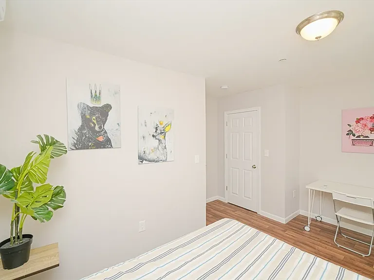 23 Warwick St #3 — Photo 13