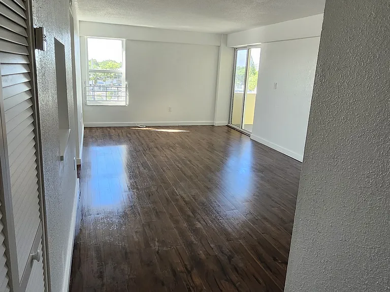 5995 Biscayne Blvd #404 — Photo 2
