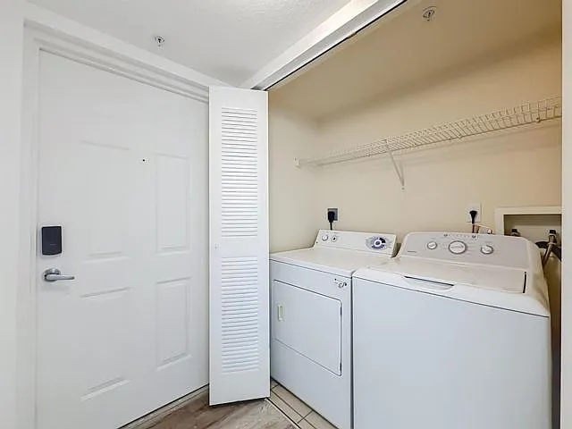 1119 Villa Ln — Photo 13