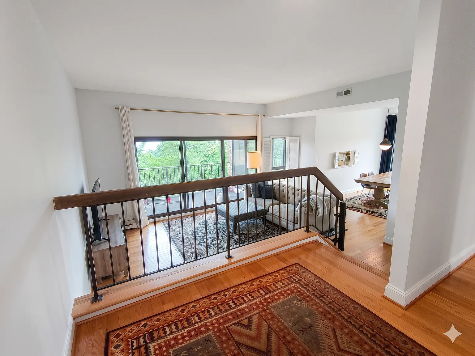 3 bed, 1282 sqft, $3,445 — Photo 3