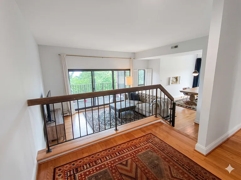 110 Roberts Ln #401 — Photo 2