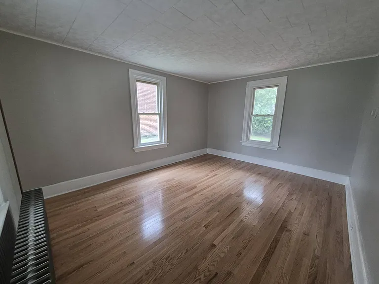 69 Broad St — Photo 5