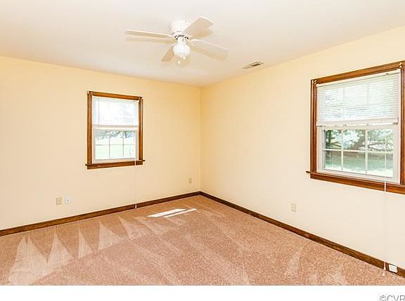 5th image of 606 E Washington St
