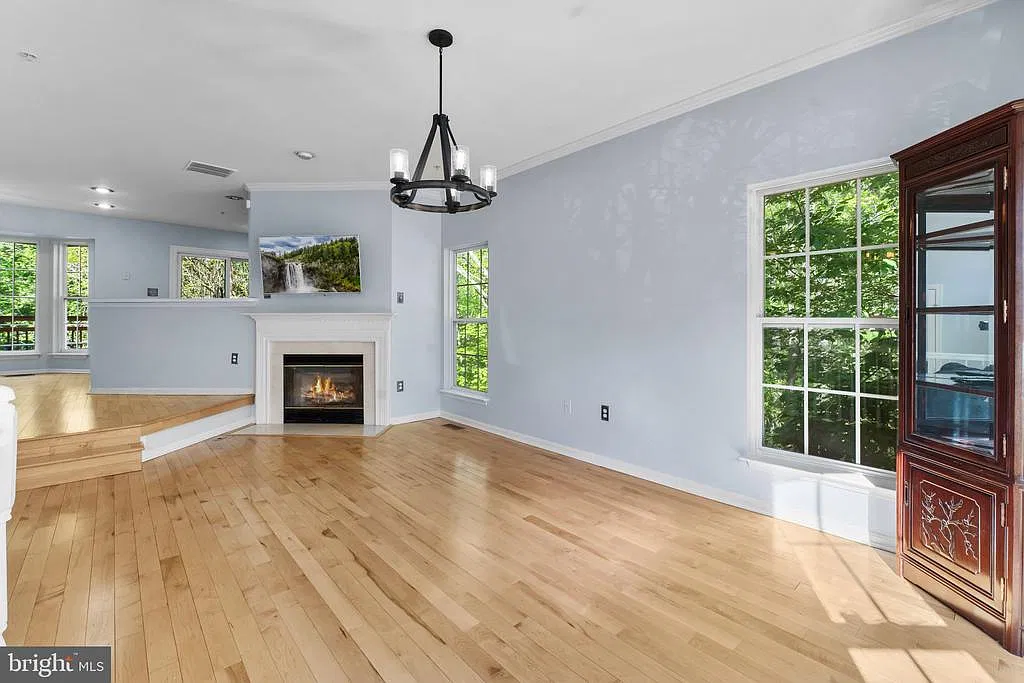 4 bed, 3.5 bath, 1280 sqft, $3,500 — Photo 4