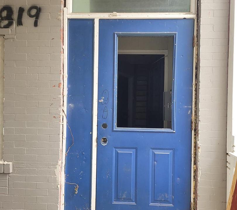 1st image of 819 N 41st St