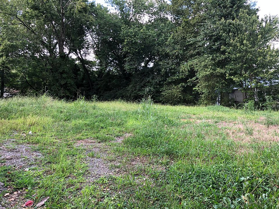 2nd image of 128 Hamilton Cir