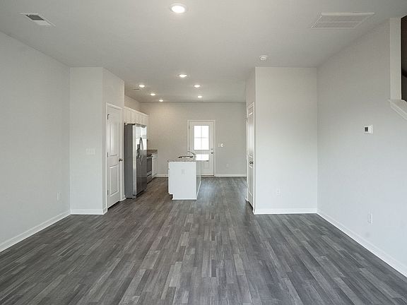 4th image of 804 S Mechanic St