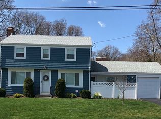 5 Hunt Dr, Barrington, RI 02806