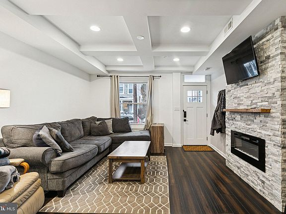 5th image of 359 Lemonte St