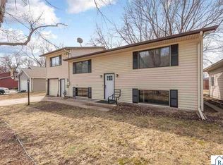 219 James Ave, Mankato, MN 56001