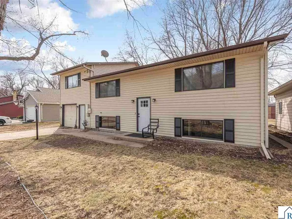 219 James Ave, Mankato, MN 56001