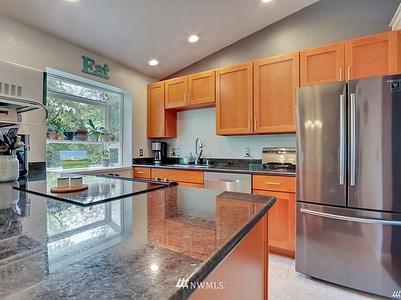 3rd image of 3806 S 284th Pl