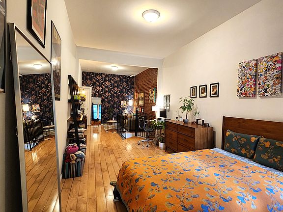 3rd image of 461 W 49th St APT 1B