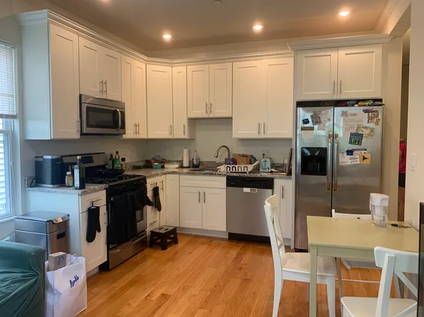 121 Webster Ave, Cambridge, MA
