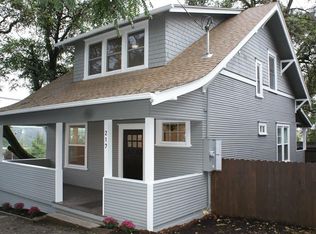 217 11th St, Oregon City, OR 97045