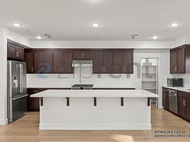 376 Line St — Photo 7