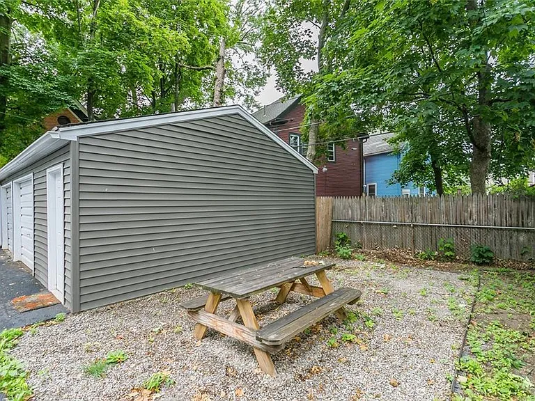 513 Oxford St #2 — Photo 3