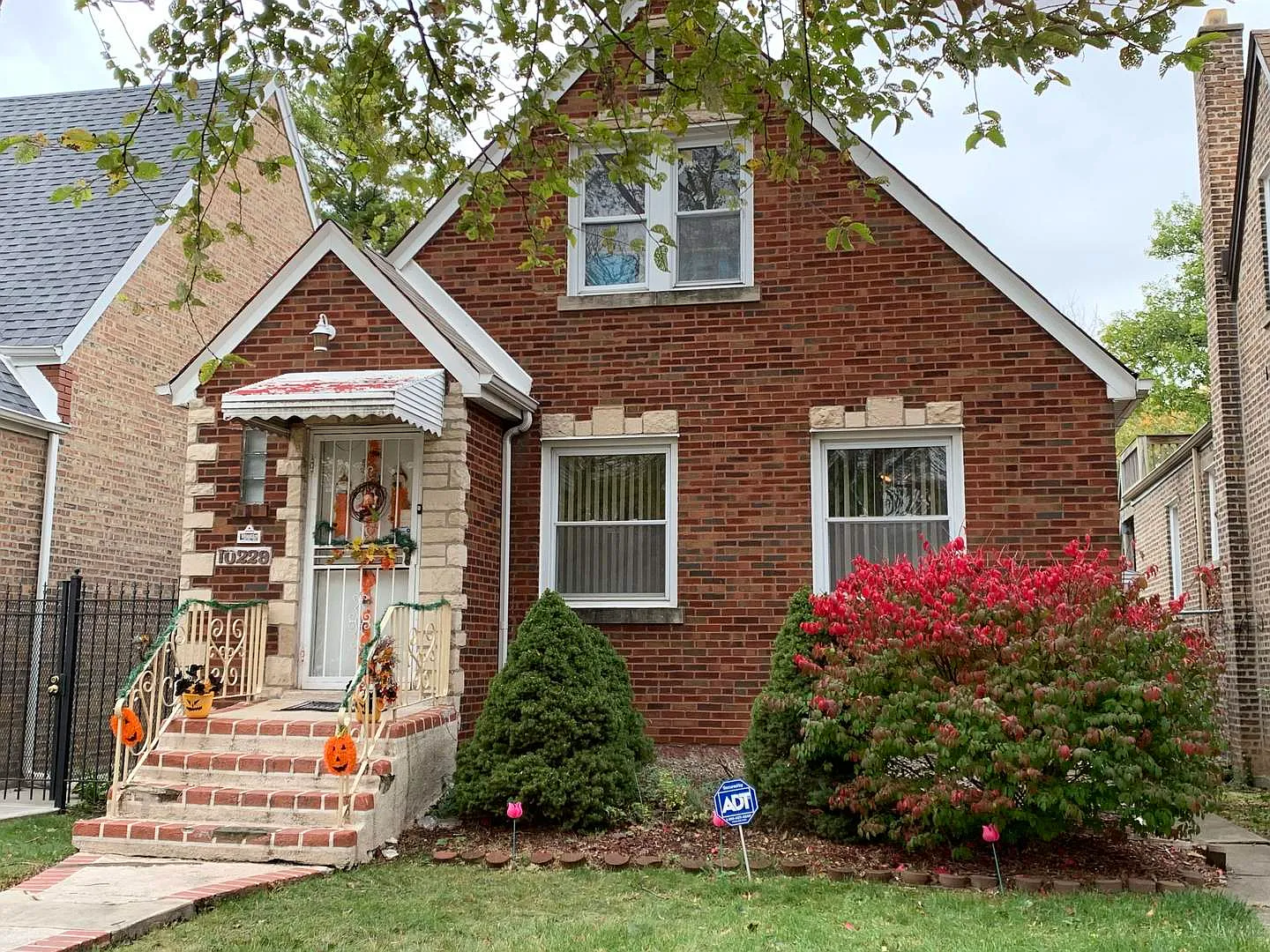 10229 S Eberhart Ave photo 1