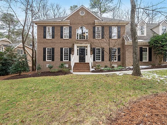 2nd image of 208 Stoneleigh Dr
