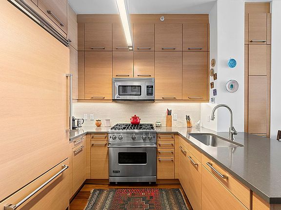 4th image of 333 E 91st St APT 25B