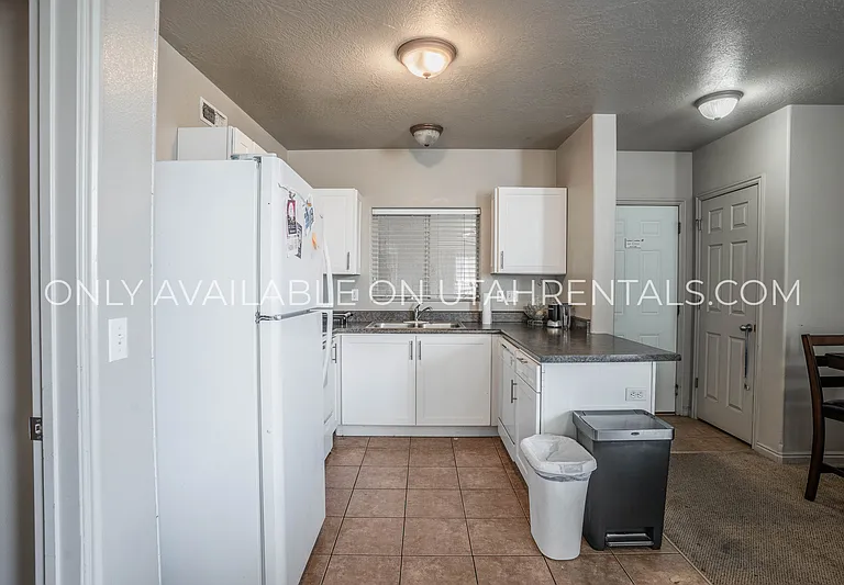 862 E 700 N #B1-2 — Photo 21