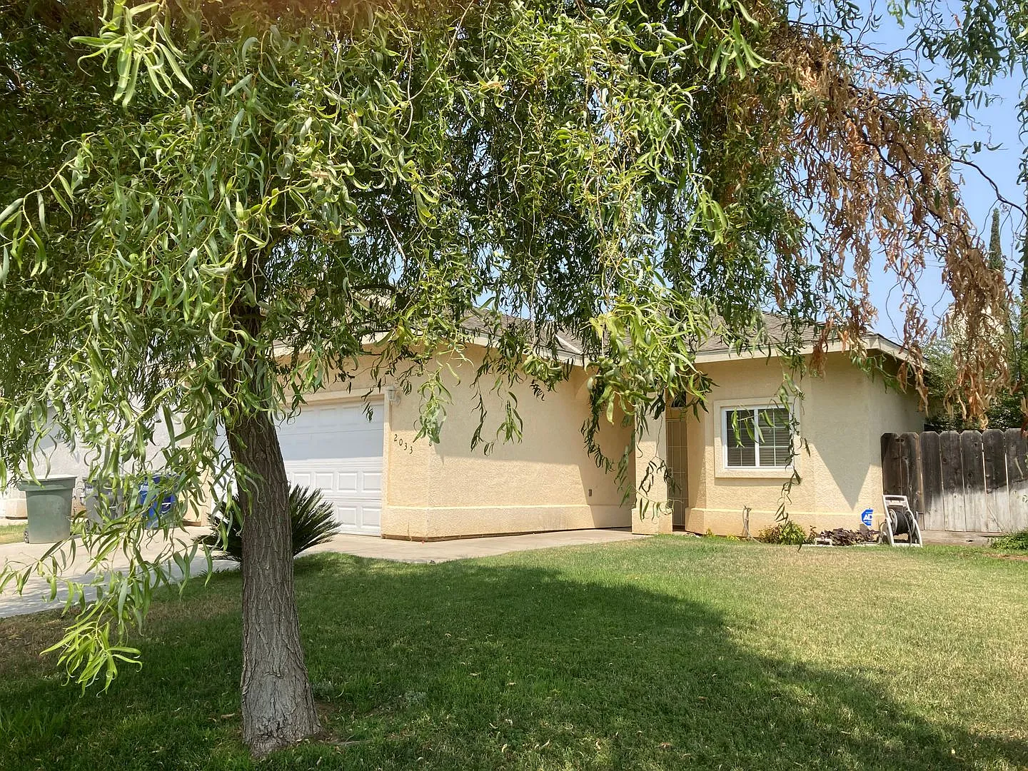 2033 Lynmarie Dr photo 1