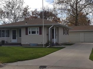 4726 Danbury St NE, Cedar Rapids, IA 52402