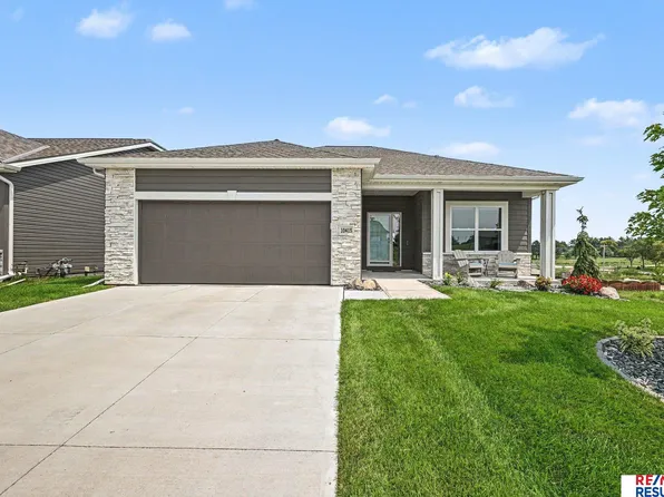 10415 S 209th St, Gretna, NE 68028