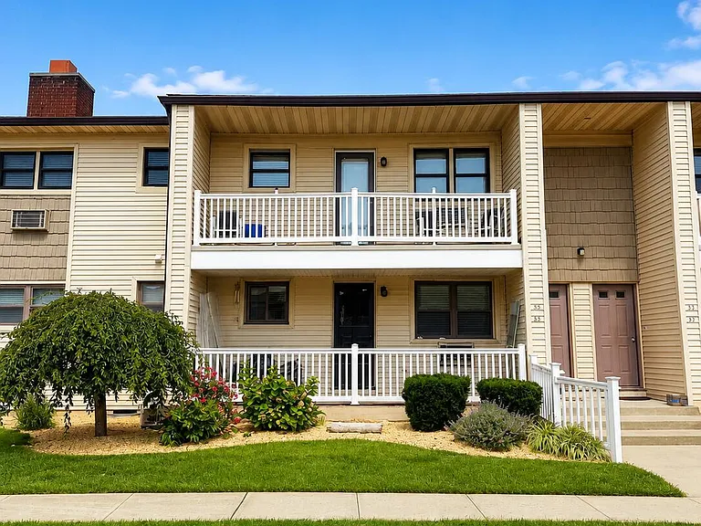 36 Wharfside Dr — Photo 1