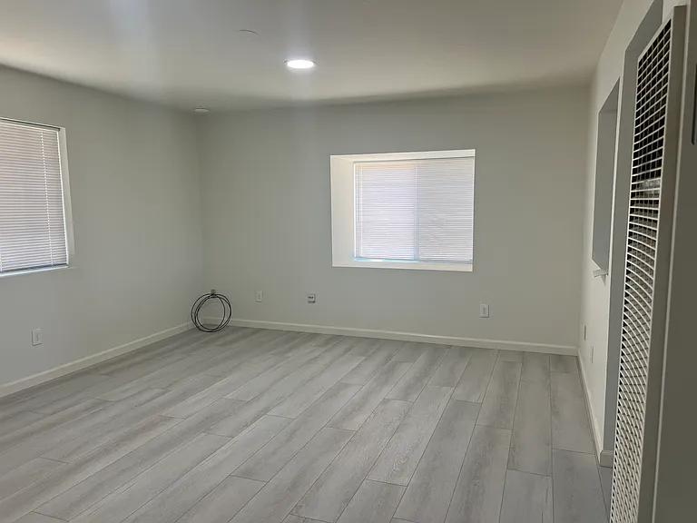 21550 Westwood Blvd — Photo 5