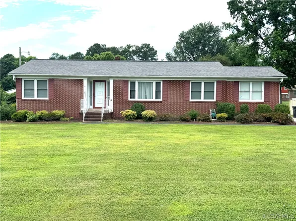 705 Lakeside Dr, Emporia, VA 23847