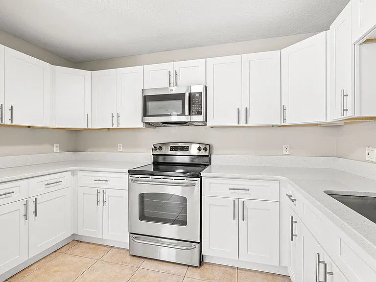 1542 N Lawnwood Cir #37D — Photo 15