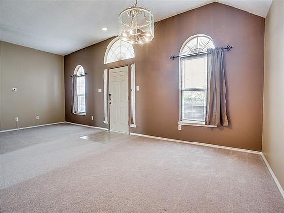 5th image of 1112 Shadywood Dr