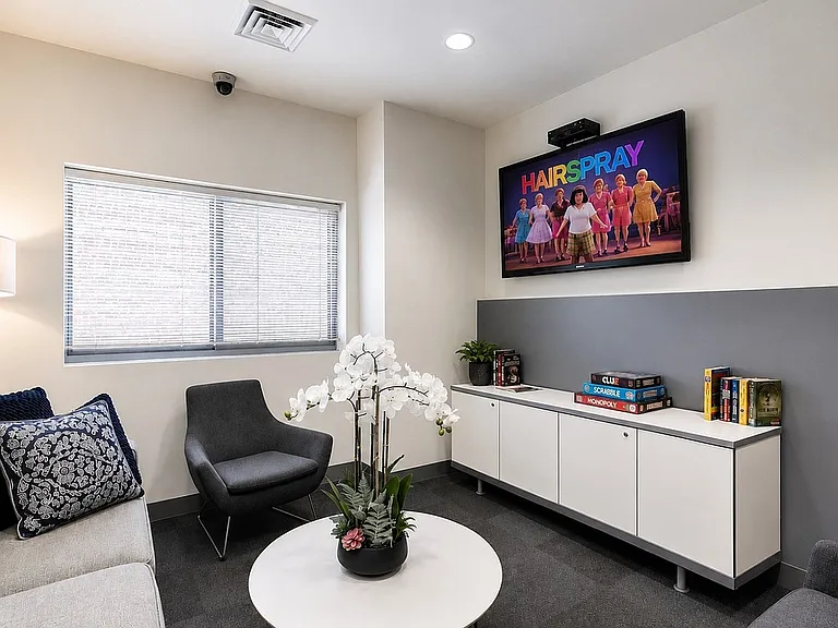 611 Park Avenue — Photo 13