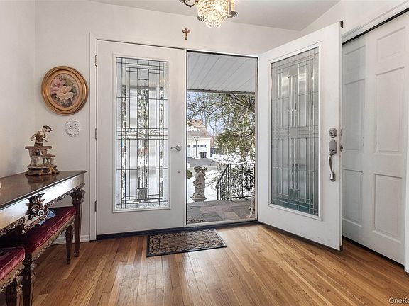 2nd image of 20 Old Farm Road