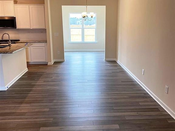 5th image of 405 Vassar Dr