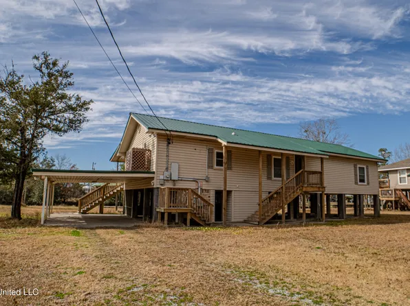 10227 Avenue D, Bay Saint Louis, MS 39520
