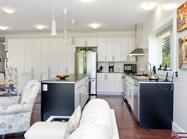 5778 Marine Way #1, Sechelt, BC V7Z 0L8