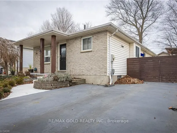 82 Saddy Ave, London, ON N5V 4E4