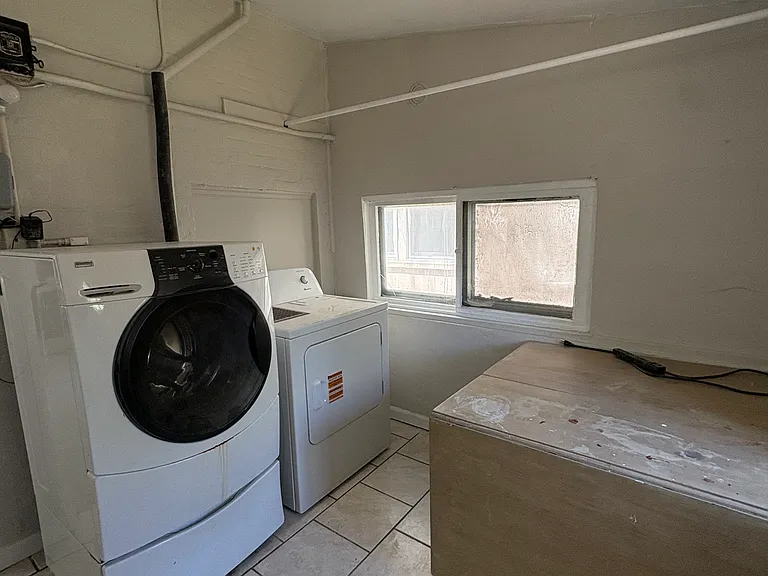 2230 N Ogden St — Photo 36