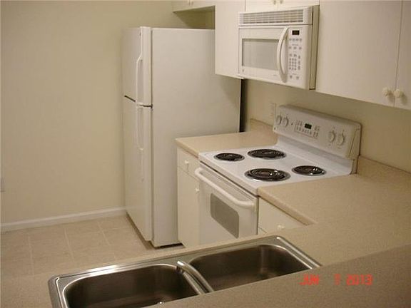 4th image of 1055 Golden Lakes Boulevard #212