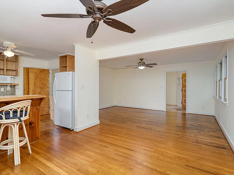 4344 University Dr — Photo 5