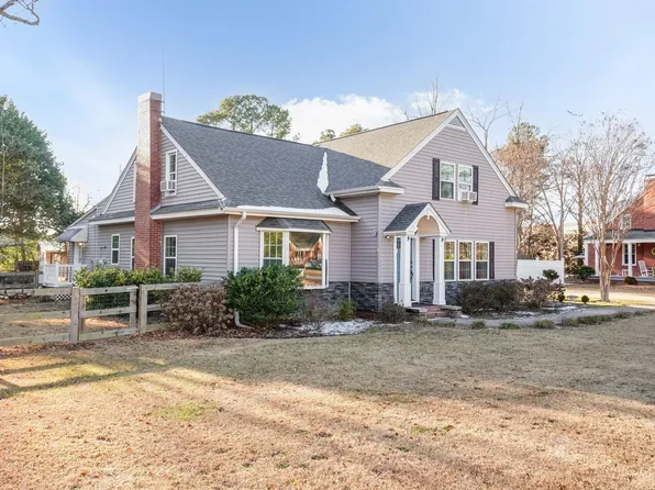 315 S Main St, Broadway, NC 27505