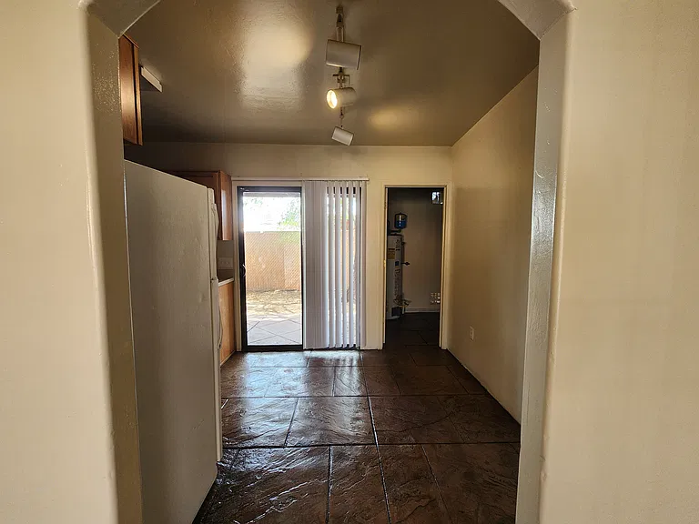 3118 E Blacklidge Dr #10 — Photo 2