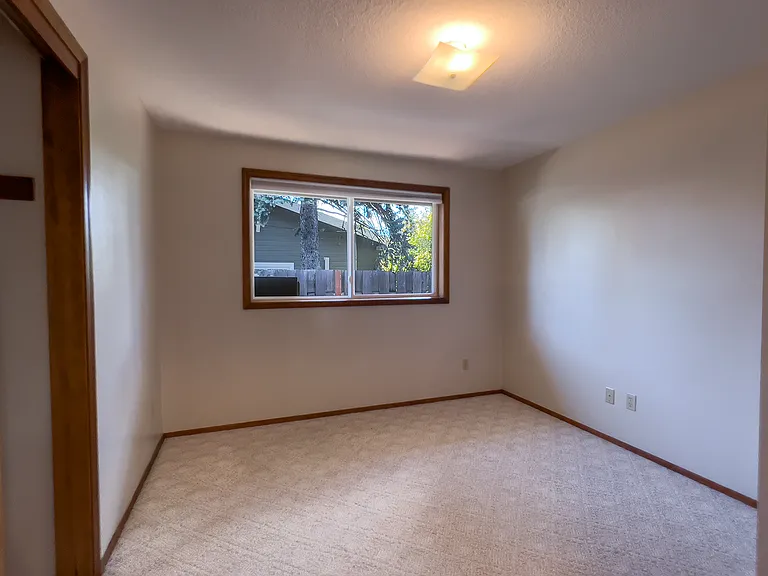 12780 SE 25th Ave — Photo 13