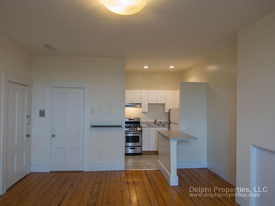 2nd image of 554 Massachusetts Ave #4F