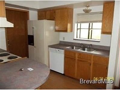 3rd image of 3270 Teal St