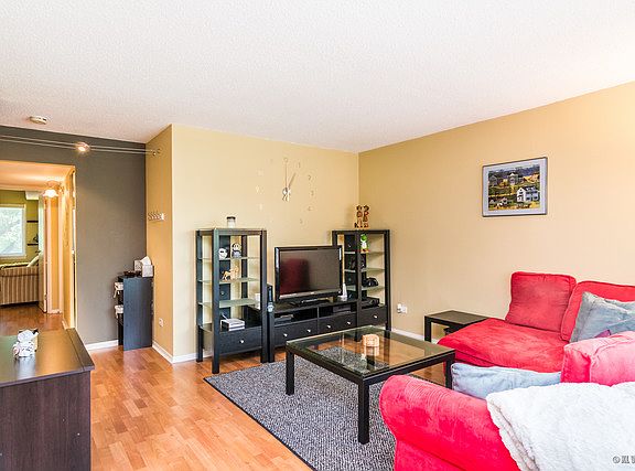 5th image of 1017 Buccaneer Dr APT 4