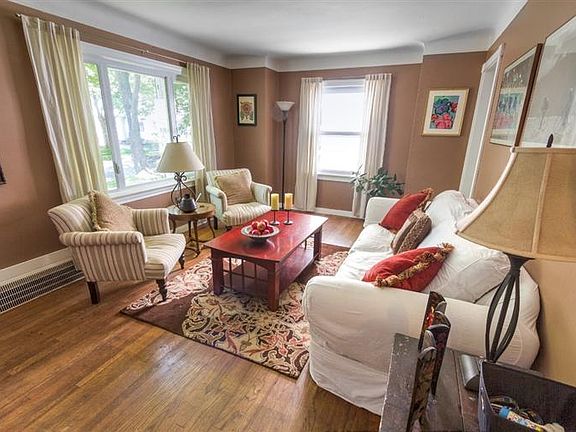 4th image of 708 Dwight St