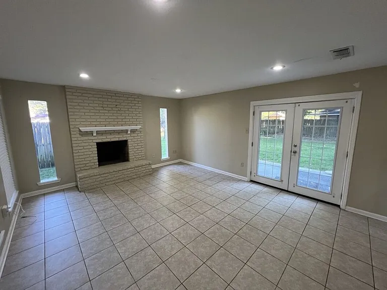 3280 Crestaire Dr — Photo 10